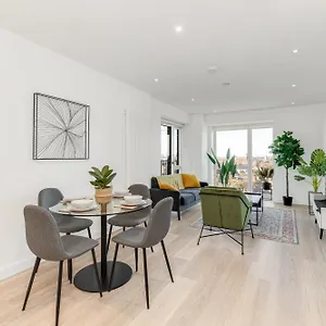 Urban Luxe Retreat London